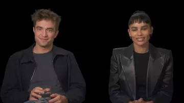 Chaqueta con cremallera usada por Robert Pattinson para The Batman Press Junket en MTV News