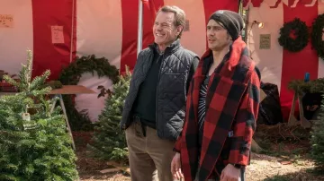 La chaqueta roja a cuadros que lleva Laird Mayhew (James Franco) en la película El novio: ¿Por qué él?