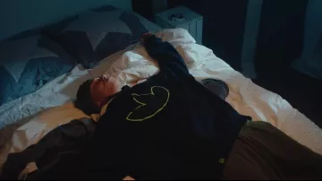 Kanoe's ADIDAS SWEATSHIRT in Kanoe - TAFF SILVER (Official Music Video)