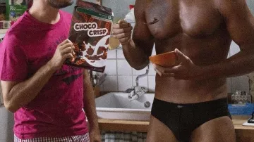 Briefs de Damien Terence Telle en la película By Your Side