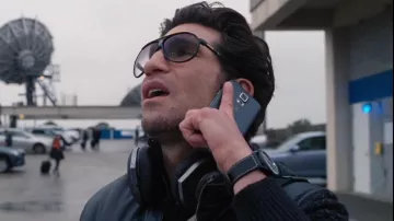 Headphones of Brax (Jon Bernthal) in The Accountant