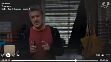 HANDBAG by Léa Soler (Astrid Veillon) in Tandem (S06E04)