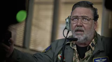 Anteojos usados por Reaper (Russell Crowe) como se ve en el vestuario de la película Land of Bad