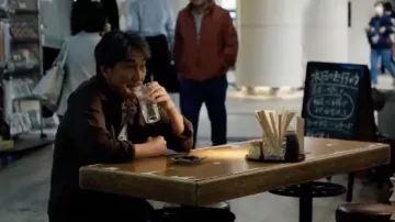 Camisa usada por Hirayama (Koji Yakusho) en la película Perfect Days