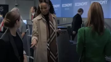 Printed scarf worn by Renee (Fola Evans-Akingbola) as seen in Upgraded