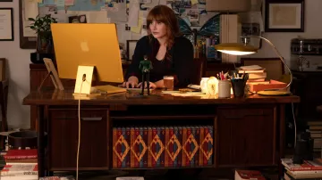 Cárdigan usado por Elly Conway (Bryce Dallas Howard) como se ve en la película Argylle