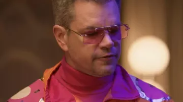 Pink sunglasses worn by Matt Damon as seen in Dunkin’ ‘The DunKings’ ft Ben Affleck, Matt Damon, Tom Brady, Jack Harlow, Jennifer Lopez, & Fat Joe