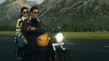 Royal Enfield motorcycle worn by Patty (Hrithik Roshan) as seen in Fighter movie