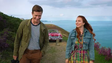 Veste zippée vert olive portée par James Thomas (Ed Speleers) comme on le voit dans la garde-robe du film Irish Wish