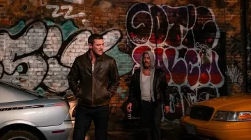 Veste en cuir marron portée par Adam (Luke Evans) comme on le voit dans 5lbs of Pressure