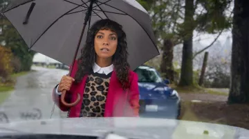 Cheetah print sweater worn by Hadley (Lyndie Greenwood) in CrimeTime: Freefall