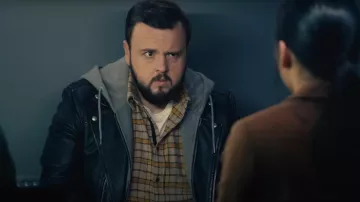 Chaqueta de cuero usada por Jack Rooney (John Bradley) como se ve en los atuendos de la serie de televisión 3 Body Problem (Temporada 1)