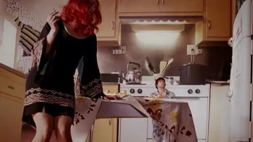 Vestido verde negro usado por Clementine Kruczynski (Kate Winslet) en el vestuario de la película Eternal Sunshine of the Spotless Mind