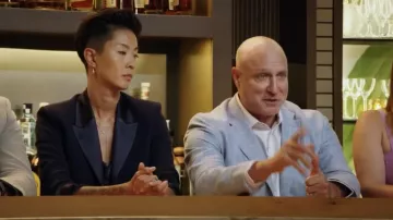 Veste blazer bleu marine portée par Kristen Kish dans Top Chef (saison 21)