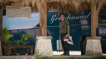 Camisa estampada en verde usada por Dalton (Jake Gyllenhaal) como se ve en el vestuario de la película Road House