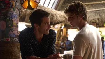 Camisa de manga corta estampada usada por Dalton (Jake Gyllenhaal) como se ve en Road House