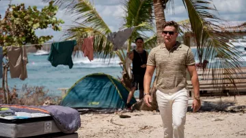 Gafas de sol usadas por Ben Brandt (Billy Magnussen) como se ve en la película Road House