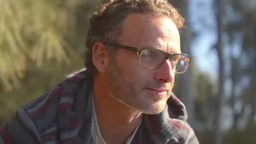 The glasses worn by Cameron Bloom (Andrew Lincoln) in the movie Penguin Bloom