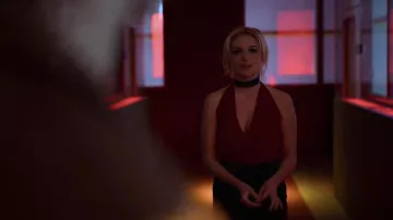 Red top worn by Ragazza fiera (Noemi Brando) as seen in Supersex TV show (S01E01)