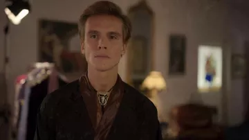 Necklace worn by Cristoph (Giulio Greco) as seen in Supersex (S01E03)