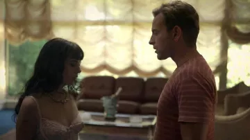 Pink Bra worn by a girl on the Pontello's Set (Arden Ohan) as seen in Supersex (S01E03)
