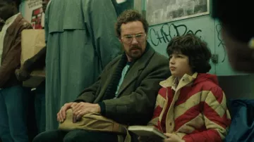 Veste imprimée à chevrons portée par Edgar Anderson (Ivan Morris Howe) dans des tenues de série télévisée Eric (saison 1)