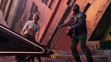 Digital watch worn by Bernie Hayes (Brian Tyree Henry) as seen in Godzilla x Kong: The New Empire
