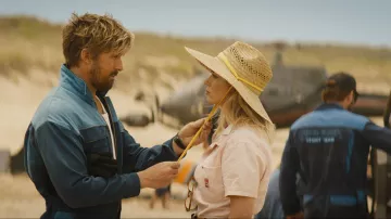 Chapeau de paille porté par Jody Moreno (Emily Blunt) comme on le voit dans les tenues de The Fall Guy