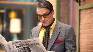 Gafas de sol Havana Tortoise usadas por Thurl Ravenscroft (Hugh Grant) como se ve en la película Unfrosted