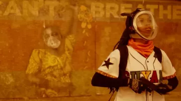 Camiseta de béisbol usada por Zora (Quvenzhané Wallis) en Breathe