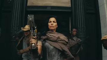 Blaster used by Lee Moldaver (Sarita Choudhury) in Fallout TV series (Season 1)