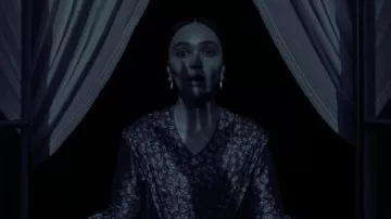 Vestido floral usado por Ellen Hutter (Lily-Rose Depp) como se ve en Nosferatu