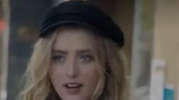 Casquette noire d’Abigail Carlson (Kathryn Newton) dans Big Little Lies (S02)