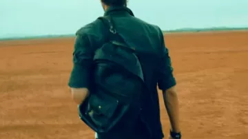 Backpack by Enrique Iglesias at Enrique Iglesias - DUELE EL CORAZON ft. Wisin