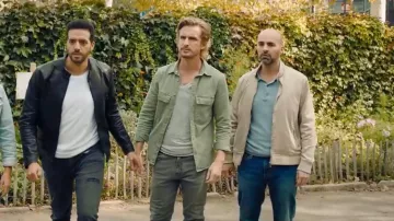 Chemise kaki de Tony (Philippe Lacheau) dans 30 jours max