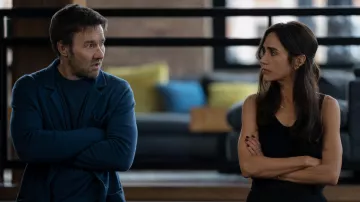 Earrings worn by Daniela Vargas Dessen (Jennifer Connelly) as seen in Dark Matter (S01E02)