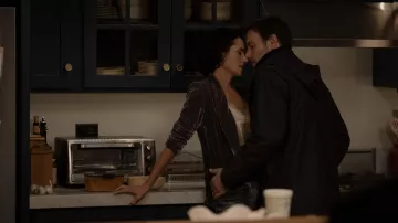 Velvet Jacket worn by Daniela Vargas Dessen (Jennifer Connelly) as seen in Dark Matter TV series (S01E01)