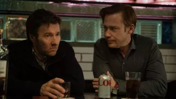 Montre portée par Ryan Holder (Jimmi Simpson) comme on le voit dans Dark Matter (S01E01)