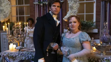 Robe en satin brodé portée par Penelope Featherington (Nicola Coughlan) telle qu’on la voit dans Bridgerton (Saison 3)