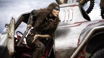 Furiosa : Une saga Mad Max : Anya Taylor-Joy porte une veste en cuir pour représenter Furiosa dans le film de George Miller