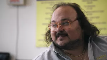 Série télévisée Netflix Tires : Lunettes portées par Dave dans le rôle de Stavros Halkias dans la saison 1