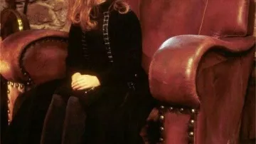 Black coat worn by Hermione Granger (Emma Watson) in Harry Potter and the Philosopher's Stone