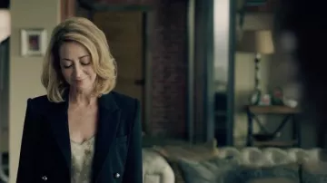 Queen Sugar Outfits: Lorna Prescott (Sharon Lawrence) is wearing Black long blazer with open sleeves in season 2, episode 11