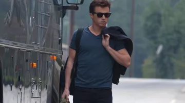 Tenues de film Footloose : Kenny Wormald porte des lunettes de soleil pour incarner Ren dans le film de 2011