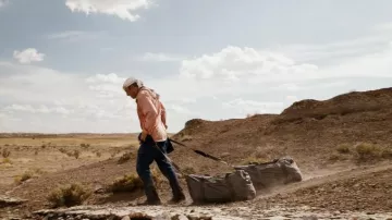 Trajes de Better Call Saul: bolsas utilizadas por Jimmy McGill (Bob Odenkirk) para transportar 7 millones de dólares en el episodio 8 de la temporada 5