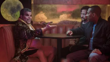 Beverly Hills Cop: Axel F - Clothing: Luis Guzmán wears Printed Zebra Robe in the movie