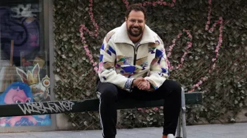 La polaire zippée portée par Hakim Jemili dans l'émission Small Talk