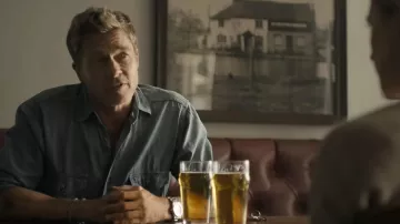 Obtenez les looks d’un film de F1 : Brad Pitt porte une montre de luxe pour jouer Sonny Hayes