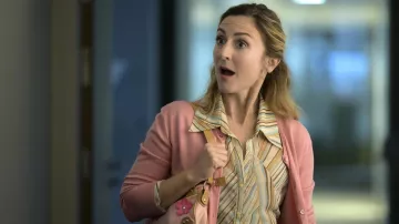 Chamouxland's looks: Camille Chamoux wears a striped shirt in the film