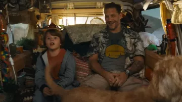 Outfits from Venom: The Last Dance: Eddie Brock (Tom Hardy) wears a beautiful watch